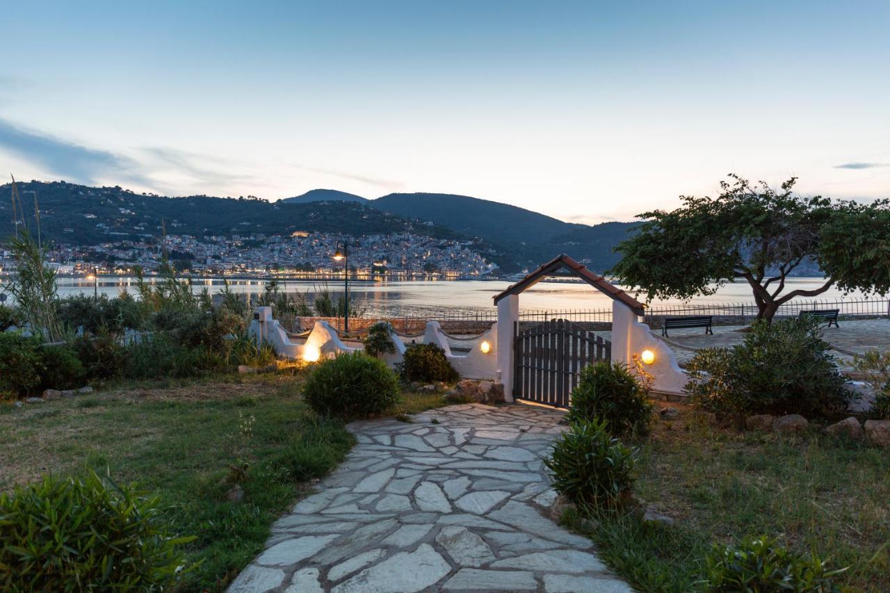 Karavos Sea View Apartments Szkópelosz Kültér fotó