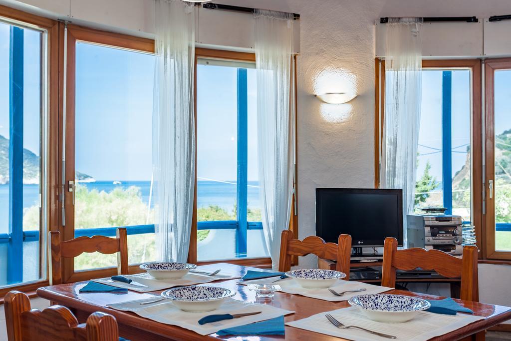 Karavos Sea View Apartments Szkópelosz Kültér fotó